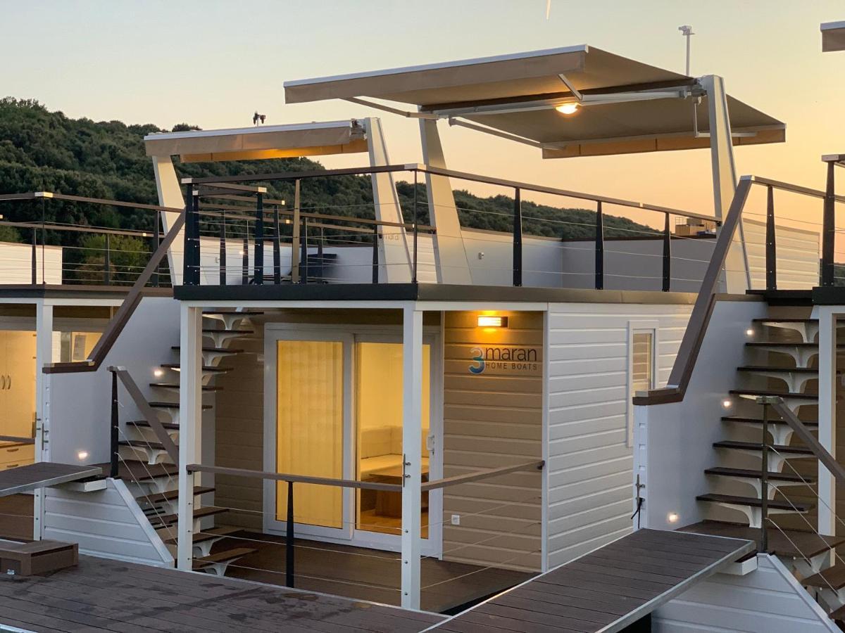 Floating House - Arena 2 Villa พูลา ภายนอก รูปภาพ